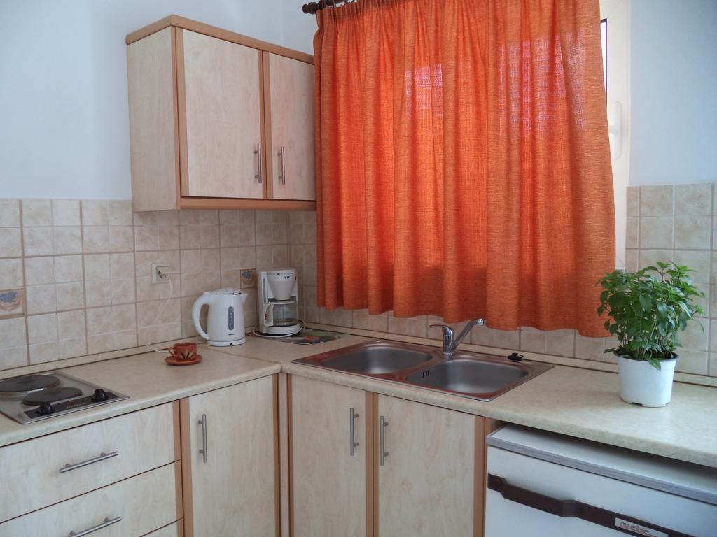 Antonios Apartments Stegna Archangelos  Quarto foto